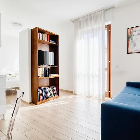 Domusmi Isola 303 Apartment *