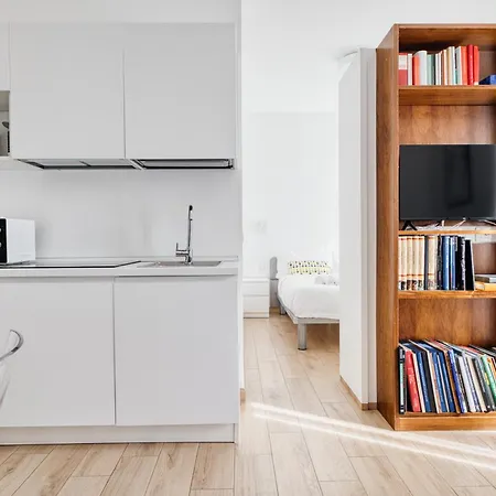 Domusmi Isola 303 Apartment